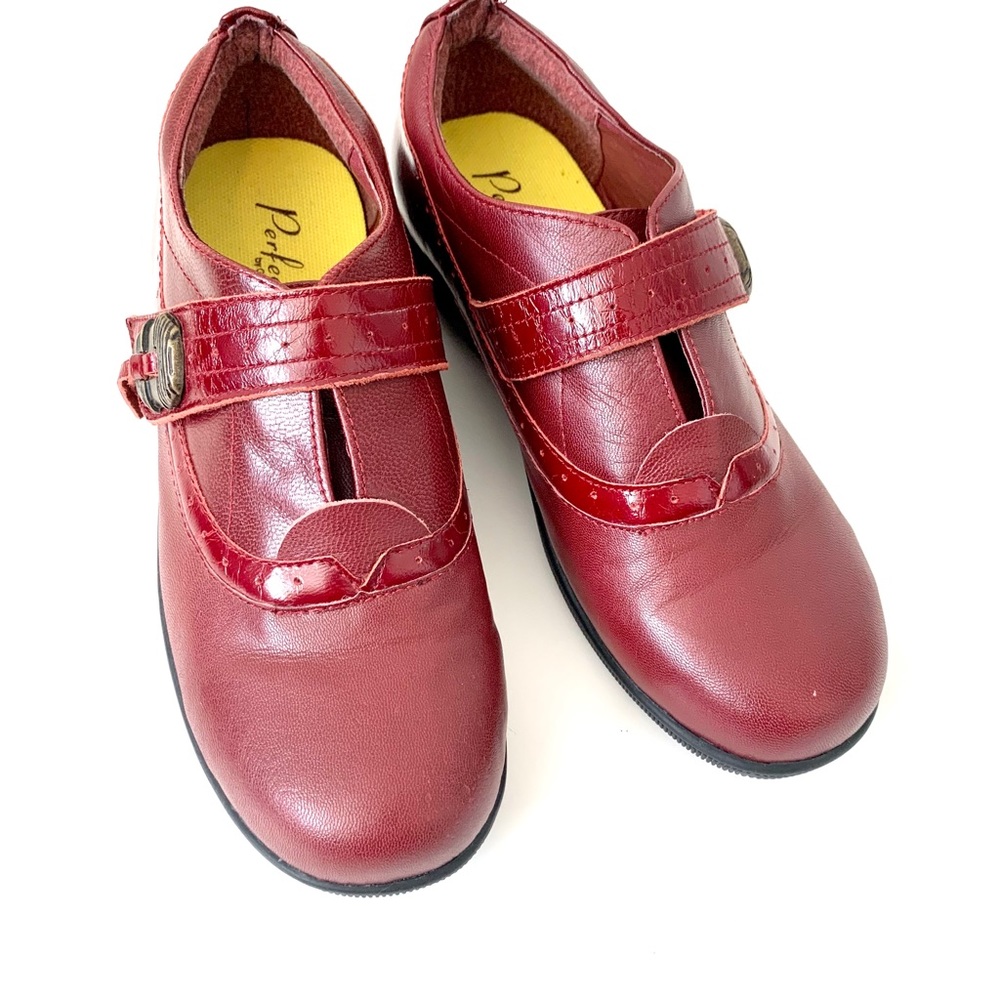 GRAVITY DEFYR Red Leather Shoes—SZ. 6